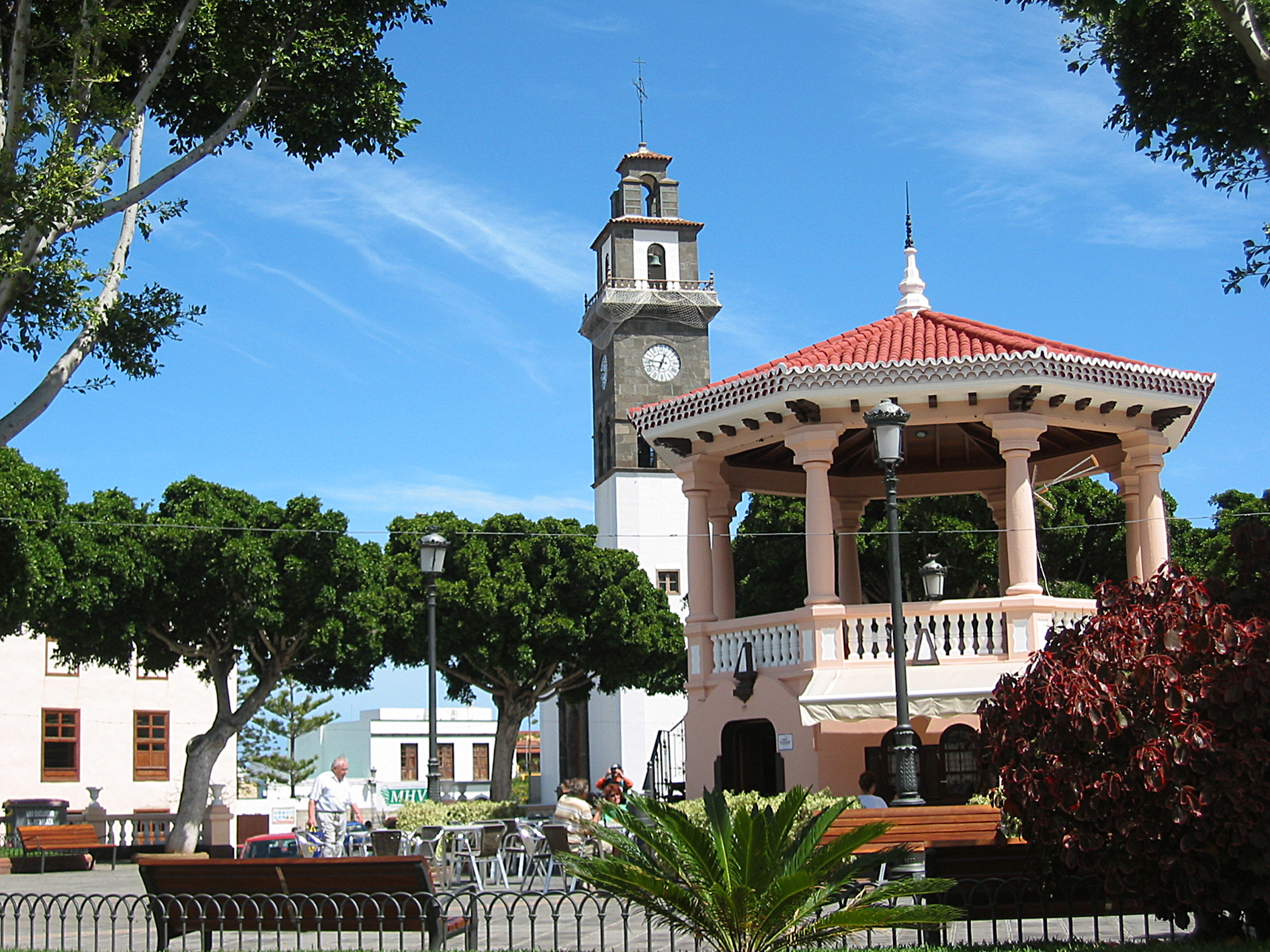 Foto Plaza e Iglesia Ntra. Sra. Los Remedios