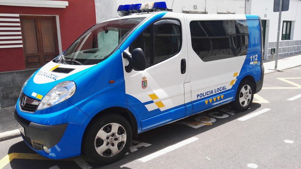OPEL Vivaro (2008) policia canarias buenavista norte police canary OPEL Vivaro (2008) policia canarias buenavista norte police canary