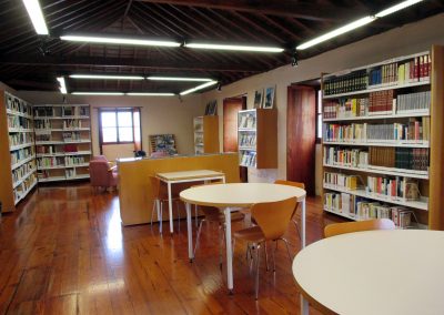 Foto de la Sala de Lectura y Estudio de la Biblioteca Municipal