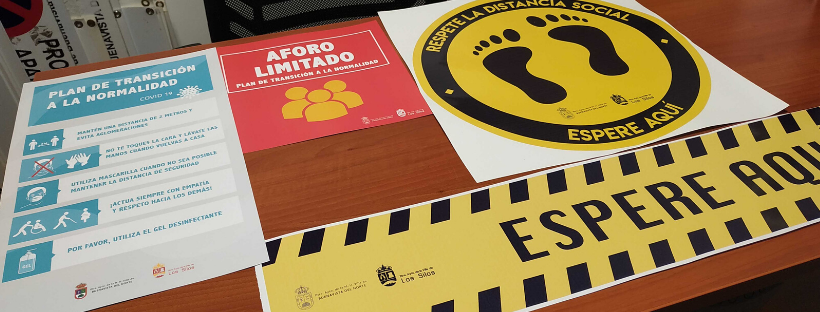 El Ayuntamiento de Buenavista del Norte distribuye carteles y pegatinas informativas  de seguridad para los establecimientos que abren sus puertas en el desconfinamiento