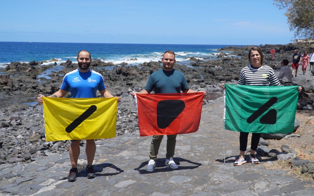 Buenavista del Norte coloca en sus playas banderas adaptadas para personas daltónicas