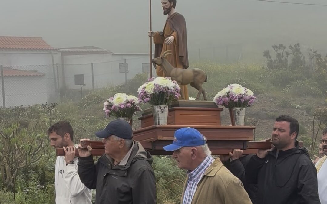 Colectivos canarios del salto del pastor homenajean al Hermano Pedro en Teno Alto